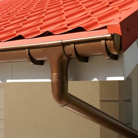 poner canalones con enganches en la teja en tejados de teja en miranda de ebro, burgos